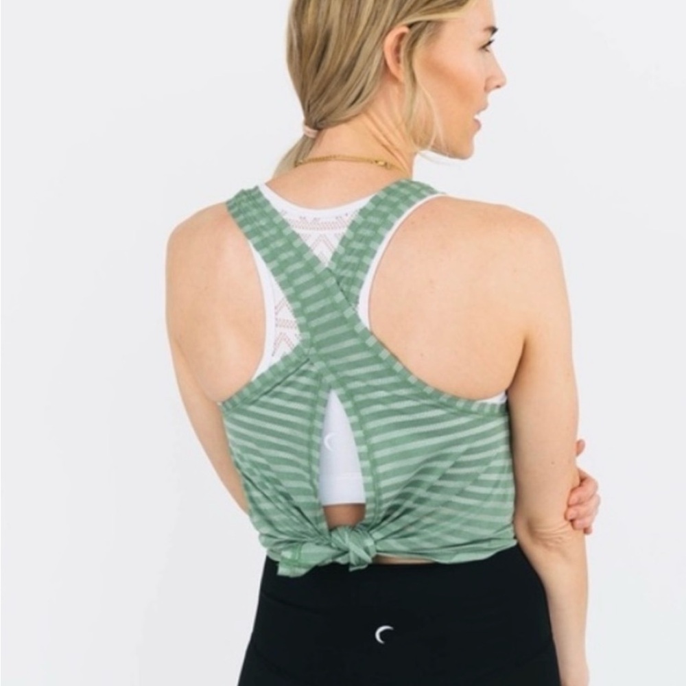 ZYIA Nimbus Split Back Tank Top in Forest  Small Athletic Workout